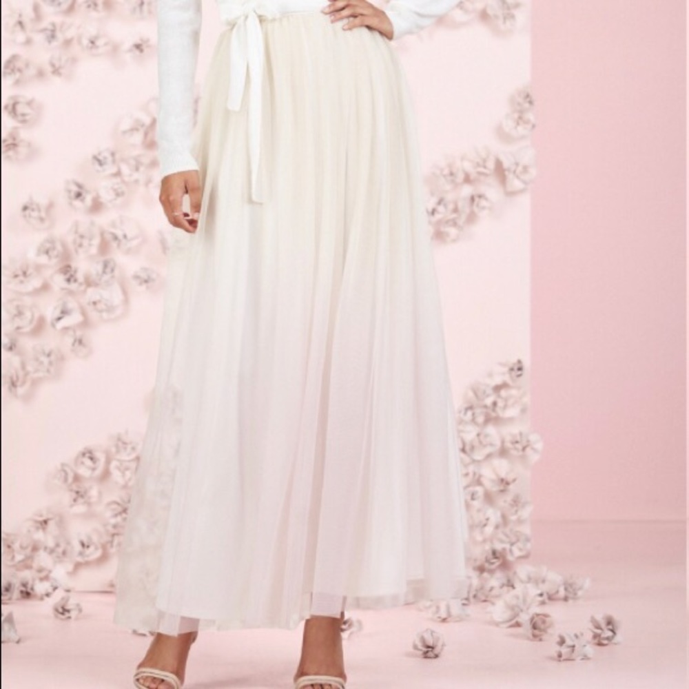 LC Lauren Conrad Runway Tulle Maxi Skirt